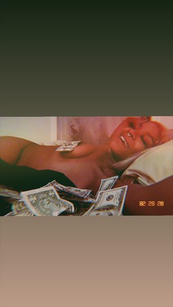 Smoking on Duchess profile photo 2