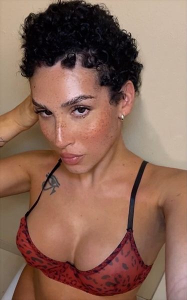 Ivona Marie profile photo 3