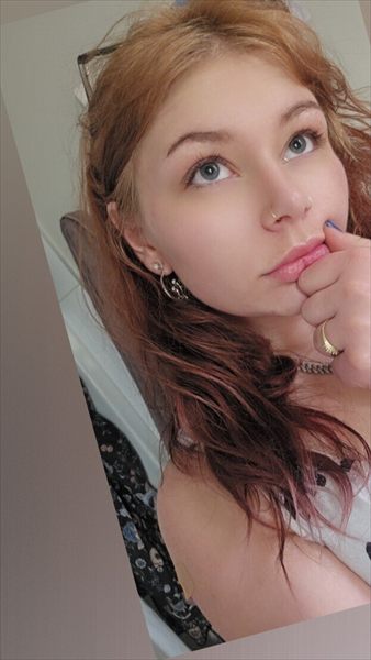 👽