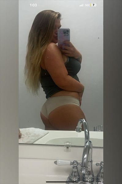 Pretty girl profile photo 3