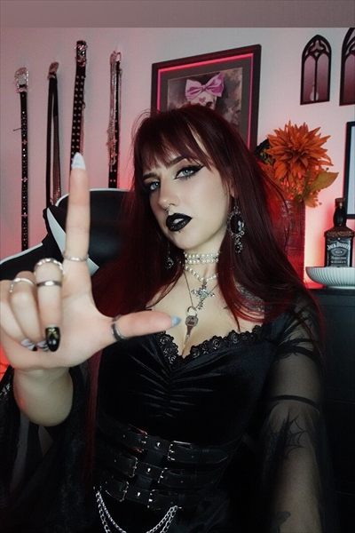 IVY FOX - gothic dominatrix 🦊