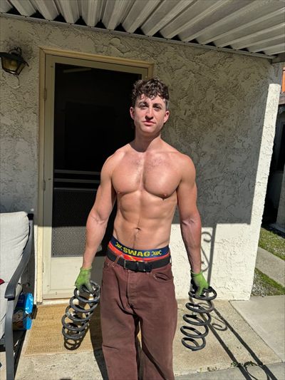 The Ultimate Boyfriend Experience 😘 profile photo 3