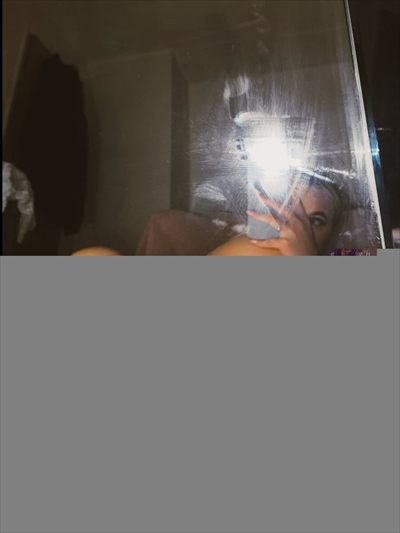 R.C 🦋 Your internet girlfriend ♡ profile photo 2