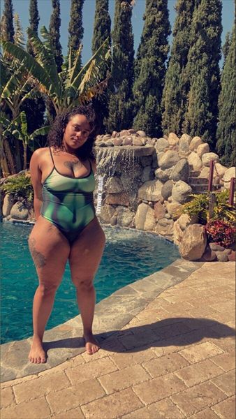 🌊Your Favorite Hoochie 🤪KARMA♥️ profile photo 3