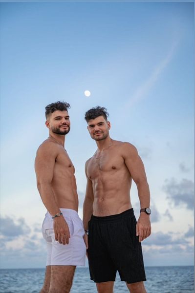 Castillo Twins profile photo 3