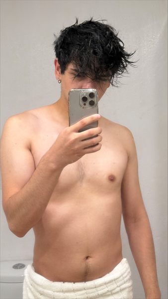 Santi twink boy profile photo 2