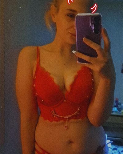 CurvyBabyxo