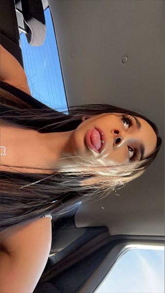 Mel 🦋 ~~~