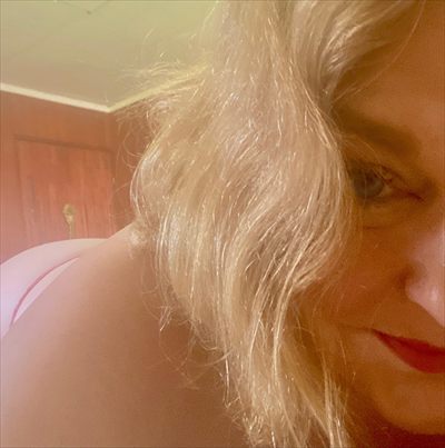 Tess Mature profile photo 2