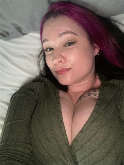 Faye Summers profile photo 3