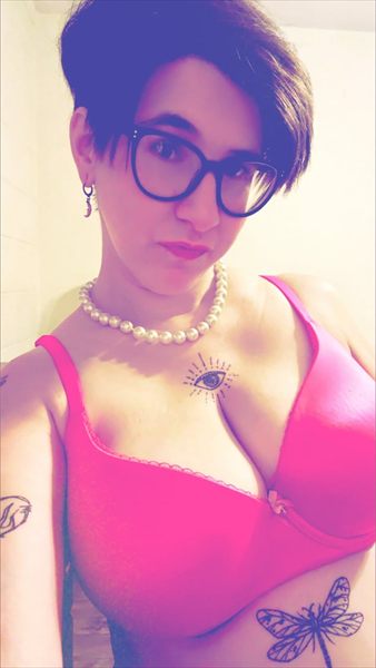 FeFe profile photo 3