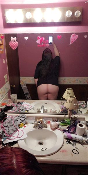 GamerGirl42069 profile photo 2