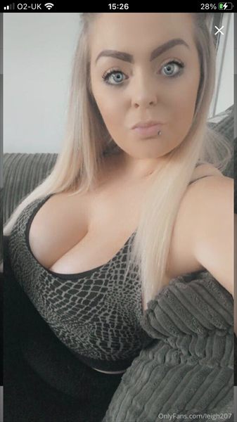 curvy profile photo 2