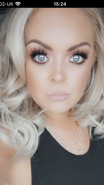 curvy profile photo 3