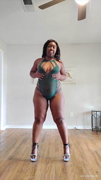 Donna McClary (sweet chocolate pussy)