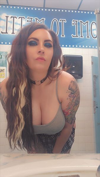 AlixRougeFree profile photo 3