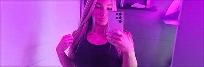 Petite blonde profile photo 2