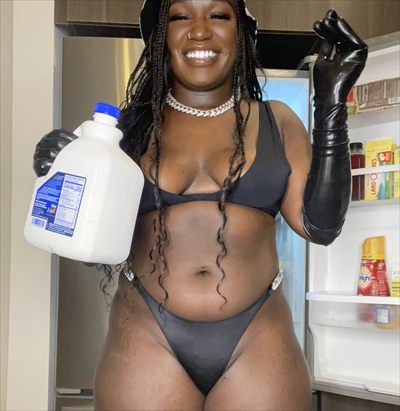 Melgotthemilk 🍑💨 Im Back 😈