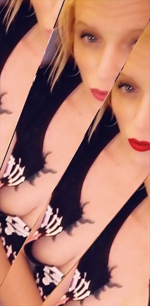 Selena profile photo 2