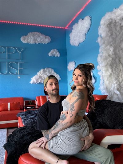 Risky Couple 🤫 profile photo 2