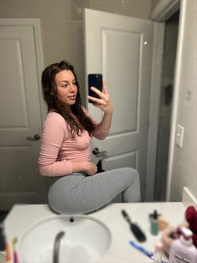POV living w/Bri🍆💦💦🍑🫠 profile photo 3