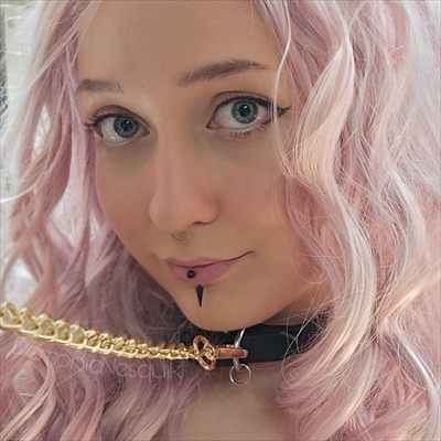Kat, your goth puppygirl gf