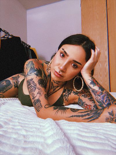Laura profile photo 2