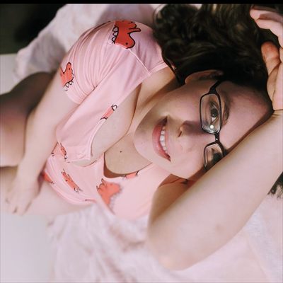MomNextDoorVIP profile photo 2