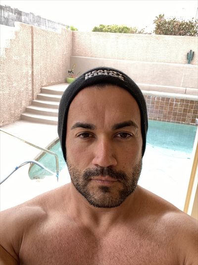Derek Luxe profile photo 3
