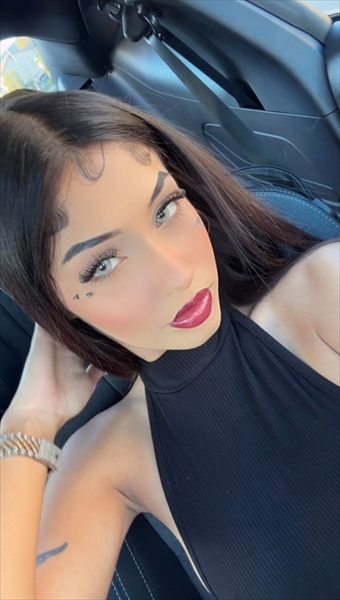 Melly🥂💰