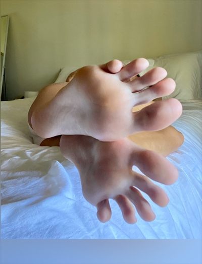 👑 Kira Sexy Feet