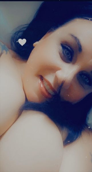 PrettyEyes2219 profile photo 2