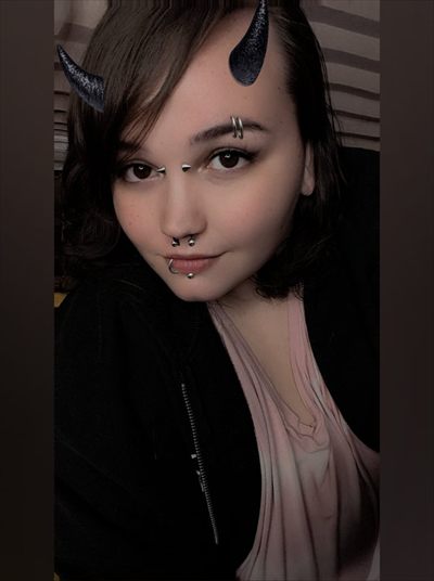 Nerdy Alt Girl profile photo 3