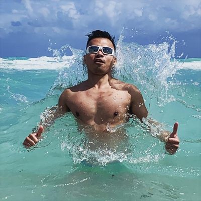 J-R profile photo 2
