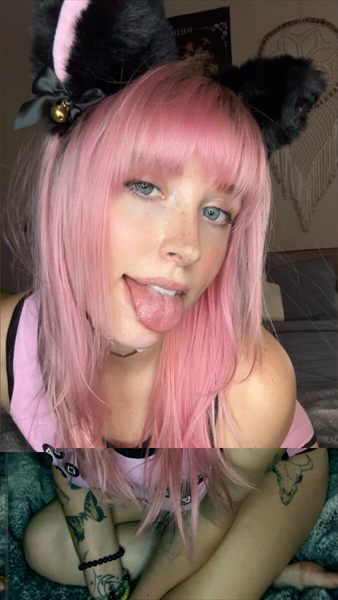 Willow 💋 Cozy Chaos profile photo 3