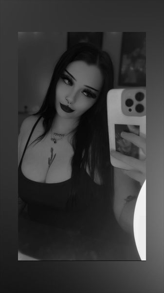 emo brat ⚠︎ ☠︎︎