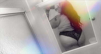 YOUR BAD GIRL profile photo 2