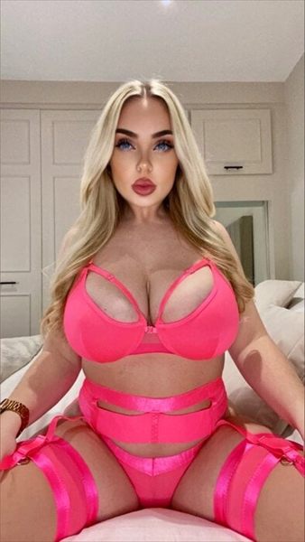 🍼🍼Big Tit Blonde UK🍼🍼 profile photo 3