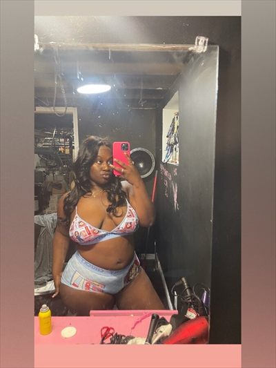 Carly🥀