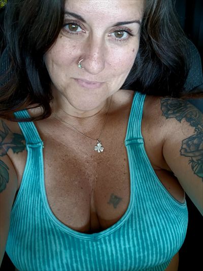 "Juicy GILF🍑"