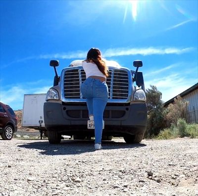 Naughty trucker 🔥 profile photo 2