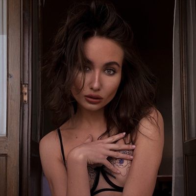 AnnaTaylor