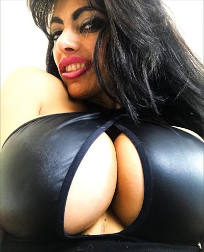 BIG BOOBS MOMMY Claudia Smith - VC now?