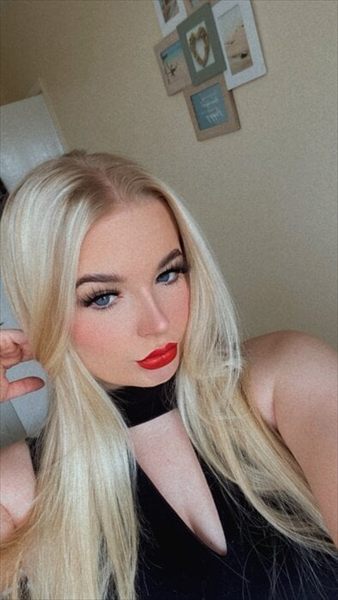 Bratty Violet profile photo 2