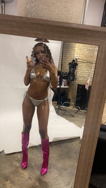 👅🐐 Cinnamon