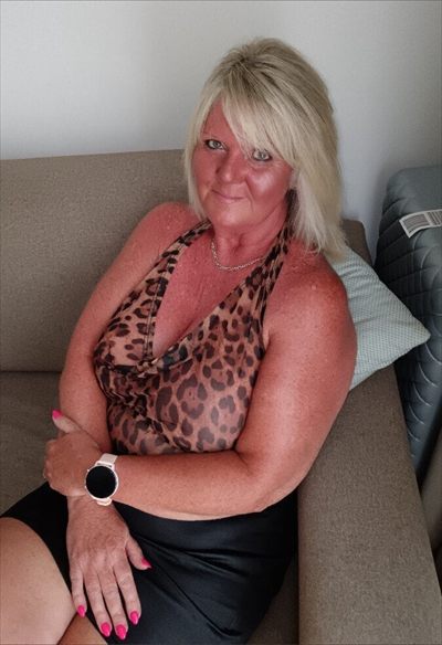 Lady Lesley profile photo 3