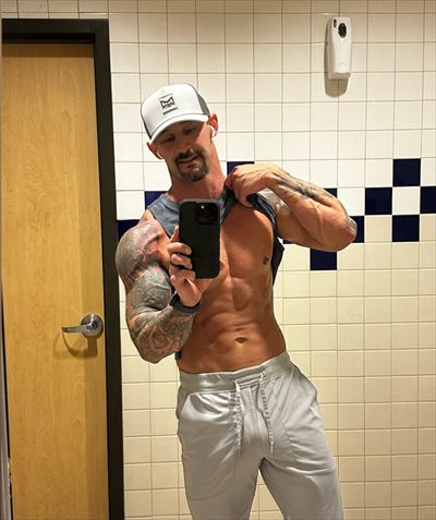 Logan Chase profile photo 2