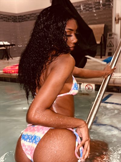 Welcome To The Gallery Of Art 💦🤎