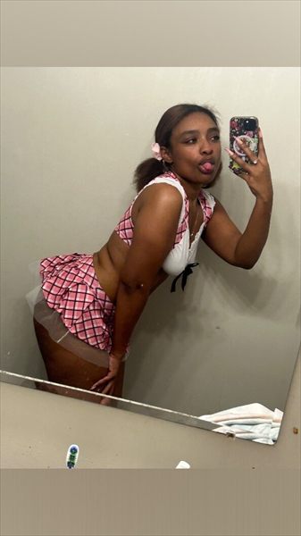 Elise420 profile photo 2