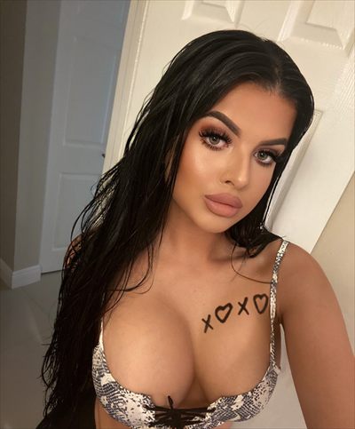 Nicolettebae